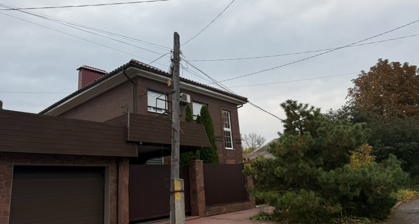 Вот почему в домах на продажу хитрые строители отсыпают весь участок скалой: новый хозяин узнает об этом только спустя 3 года