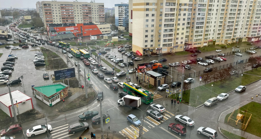 Рязань стоит в утренних пробках 