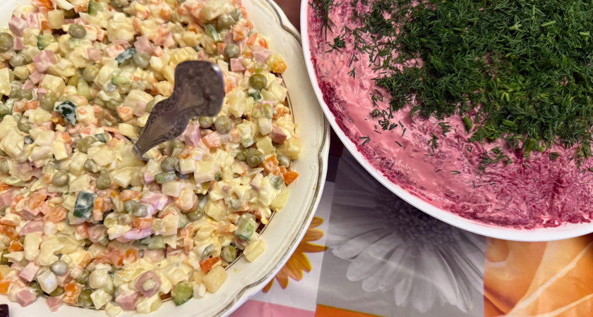 «Оливье», давай до свидания: на смену классике пришел салат «Снежная королева» — в разы вкуснее и краше