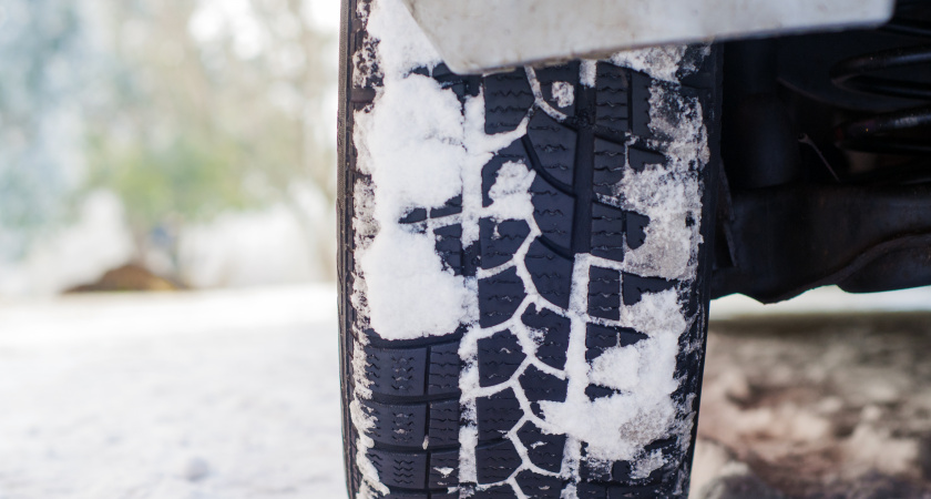 Шипы или липучка: что лучше выбрать для зимних дорог Рязани и области с учетом наших погодных условий?
