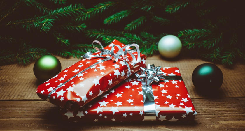 Хватит дарить варежки, конфеты и полотенца: делюсь 20 идеями для запоминающихся на всю жизнь подарков