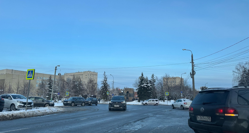 Как поступить водителю, если он увидел авто с черными «мигалками»: в  ГАИ дали четкий алгоритм действий