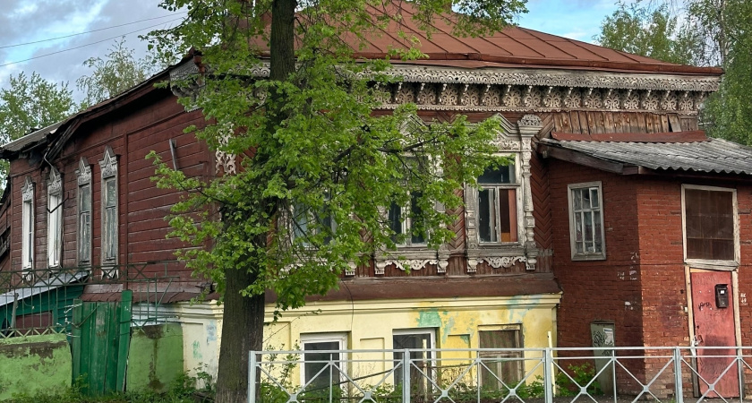 Рязанцы обеспокоены культурным наследием города: как дом на ул. Право-Лыбедская превратился в руины