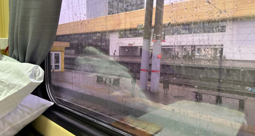 «Купил билет в СВ, вдруг заходит пара из плацкартного вагона с просьбой поменяться»: вот как отвечать на такие просьбы - выручит не раз