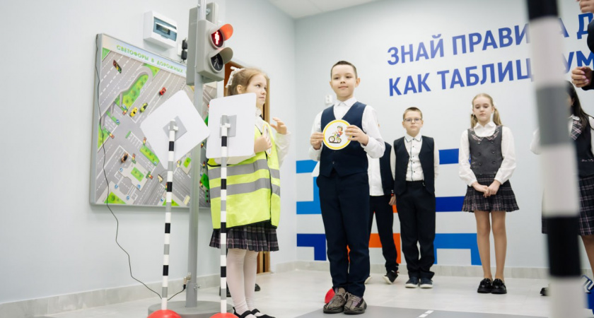 В рязанской школе №49 прошло необычное занятие по ПДД