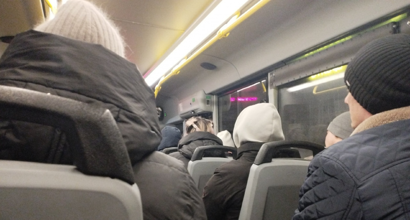 «Это настоящее издевательство»: почему рязанцы остались без общественного транспорта, проезжающего по ул. Полина