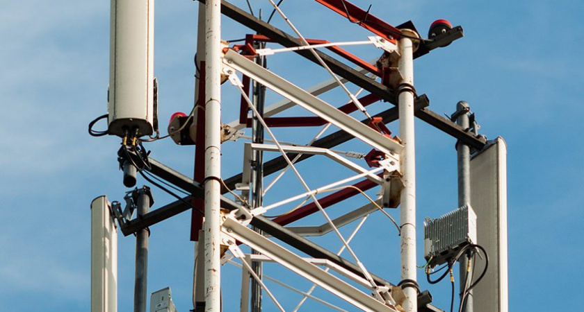 МегаФон получит 1500 базовых станций российского производителя YADRO