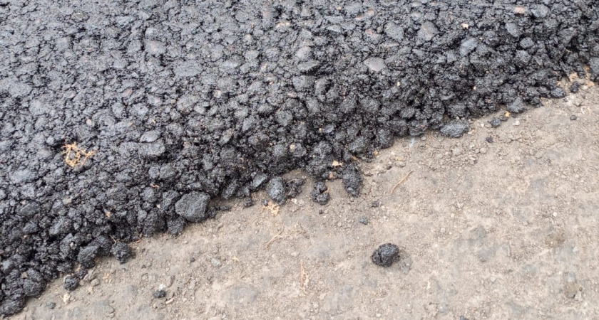 Под Рязанью дорогу провели по плодородному слою земли