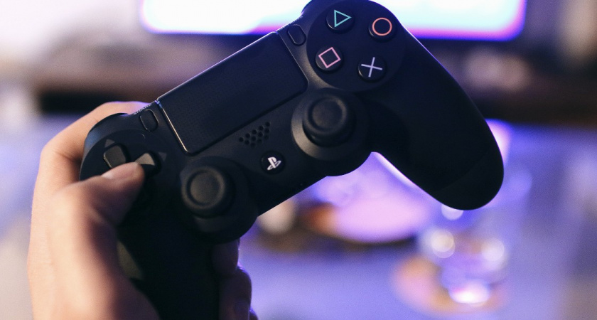 Психолог Ника Болзан рассказала, как оторвать ребенка от компьютера и телефона