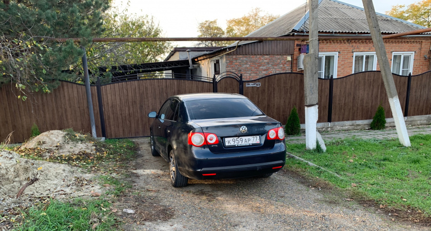 Двух 18-летних рязанцев подозревают в краже имущества из чужого автомобиля