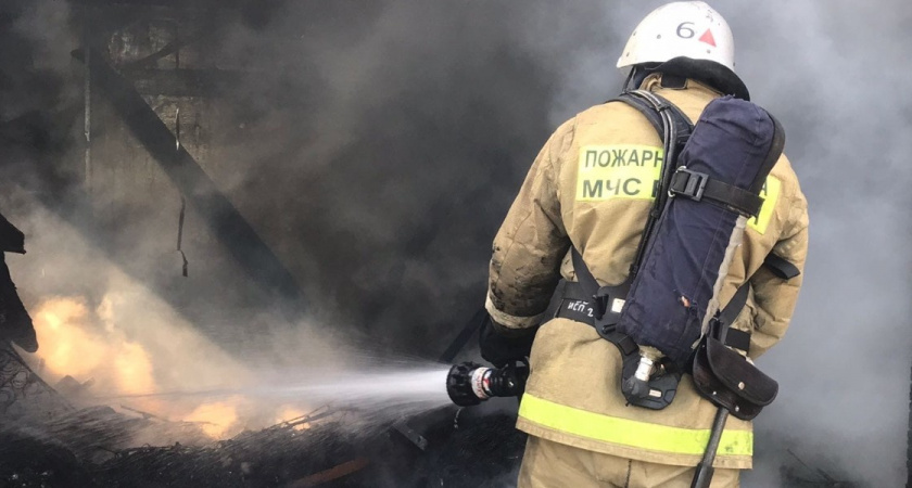 В Рязанской области сгорел гараж вместе с автомобилем