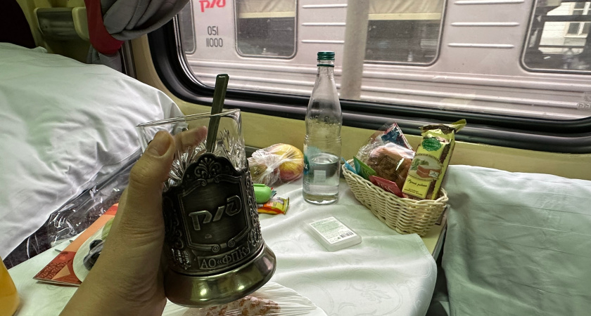 Не уступил место, отошел в туалет: вернулся, а на постель чай опрокинут и крошки от хлеба и яиц - такой реакции от попутчиков не ожидал