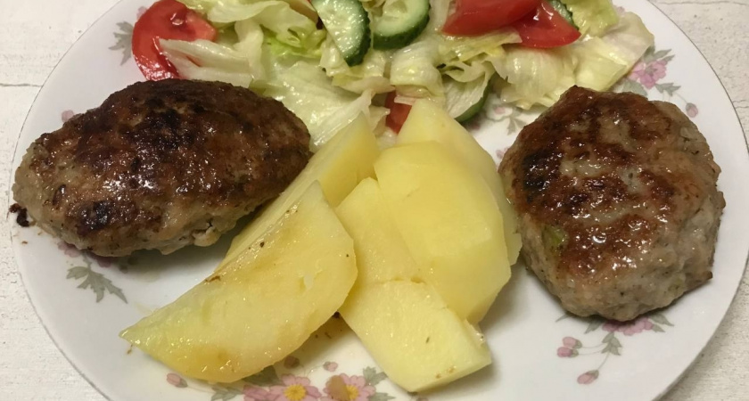 Почему советские котлеты в столовой были такими сочными: секрет, который забыли, а зря