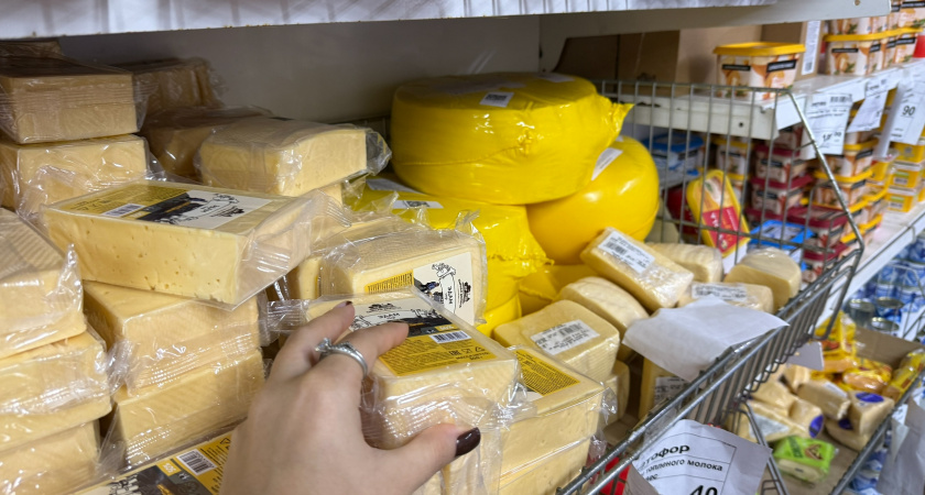 На бутерброды такое нельзя: в Роскачестве назвали худшие марки сыров - теперь они в черном списке