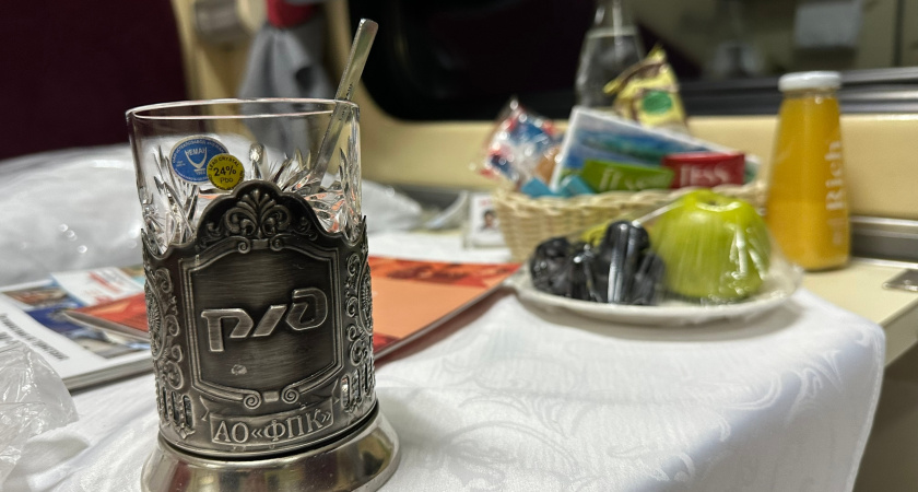 Уступил женщине на ночь нижнюю полку, а утром попросил обратно - вот как она отомстила