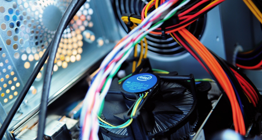 Моментом нахожу обрыв в проводе при целой изоляции целая и без спецприборов: показываю рабочий способ