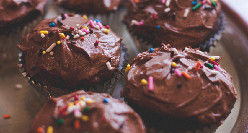 Норвежцы его называют "Лучший в мире Торт": узнала рецепт сливочно-белкового десерта с ореховой стружкой - не можем наесться