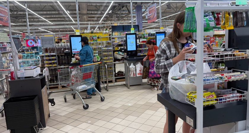 Кому на самом деле выгодны кассы самообслуживания и стоит ли ими пользоваться: новая экономика меняет старый опыт покупок в супермаркете