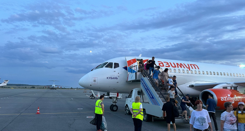 15 хитростей для комфортного перелета: как пережить длительное путешествие на самолете