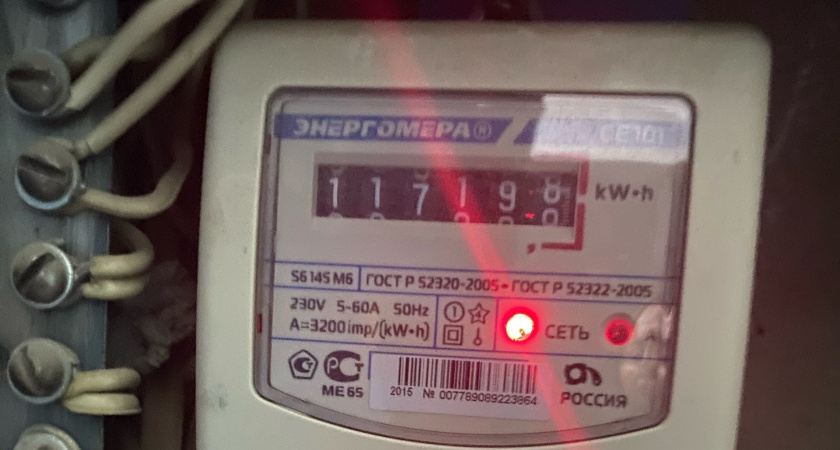 Сосед поставил ветряк из старых барабанов стиральных машин: в Интернете все смеются, а счетчик почти не крутится