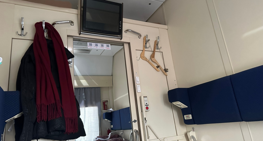 «Освобождай место, я старше!»: почему в плацкарте пенсионерки страшнее любого соседа с гитарой