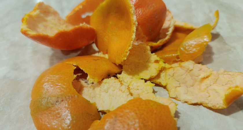 Только не в мусорку! Почему в Европе мандариновые корки ценят дороже фрукта? 7 причин не выбрасывать их, а применить с пользой