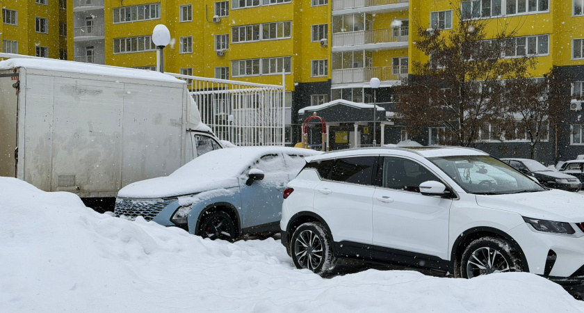 Почему многие водители стали снимать ветровики со стёкол: называем неочевидную причину