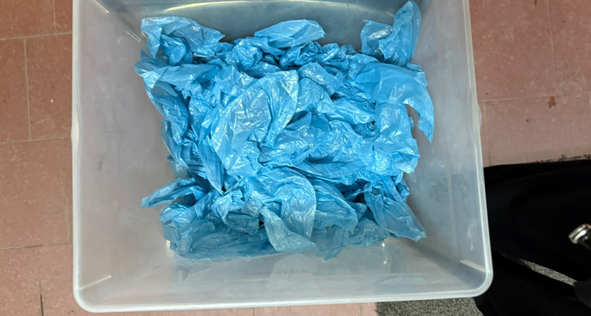 Подруга покупает пачками бахилы. Когда узнала зачем, стала закупать еще больше - 5 необычных применений бахил