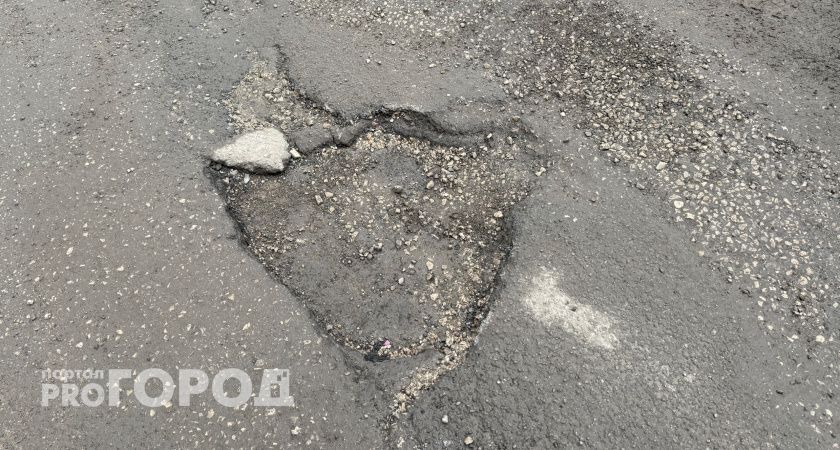 «Минное поле, а не дорога»: жительница пожаловалась губернатору на трассы в Сараевском районе