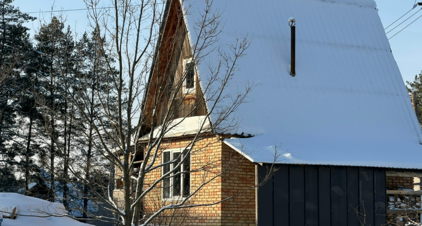 Трубы у соседей лопнули ещё в декабре — а я набираю воду из уличного крана: спасли 3 простых приёма