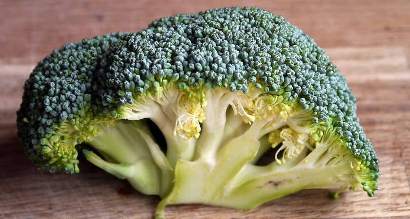 Брокколи всегда получалась водянистой — пока не узнала один шаг перед духовкой: теперь идеальная