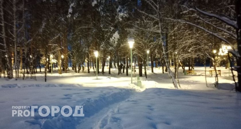 «Люди прыгают как козы по сугробам»: рязанец пожаловался губернатору на неубранный снег на площади Театральной