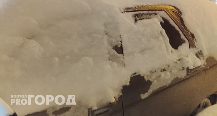 «Невозможно ни войти, ни выйти из транспорта»: рязанка пожаловалась губернатору на сугробы в Недостоево