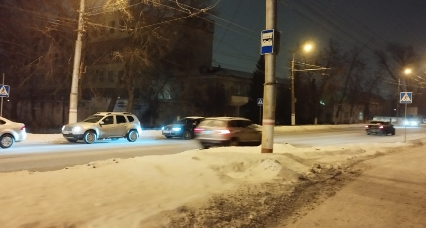 В Рязанской области мужчина угнал служебный УАЗ и по полю убегал от полиции