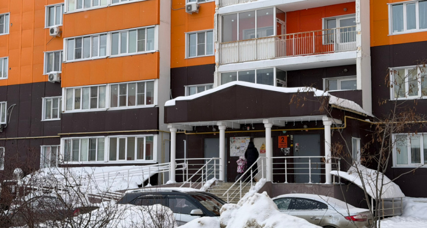 В Рязани жители одной из улиц с ноября прошлого года страдают от зловония канализации