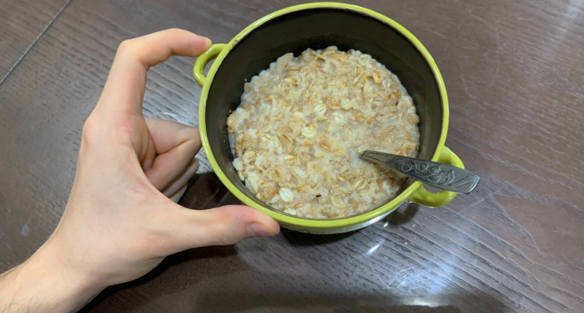 Завтрак, который считали полезным — может оказаться сахарной ловушкой: всё решает вид овсянки