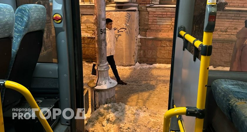 «Как добираться?»: рязанка пожаловалась на падение у троллейбуса и сокращение рейсов