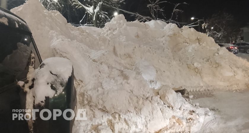 «Проезд был заблокирован»: рязанка просит срочно расчистить дорогу у поликлиники