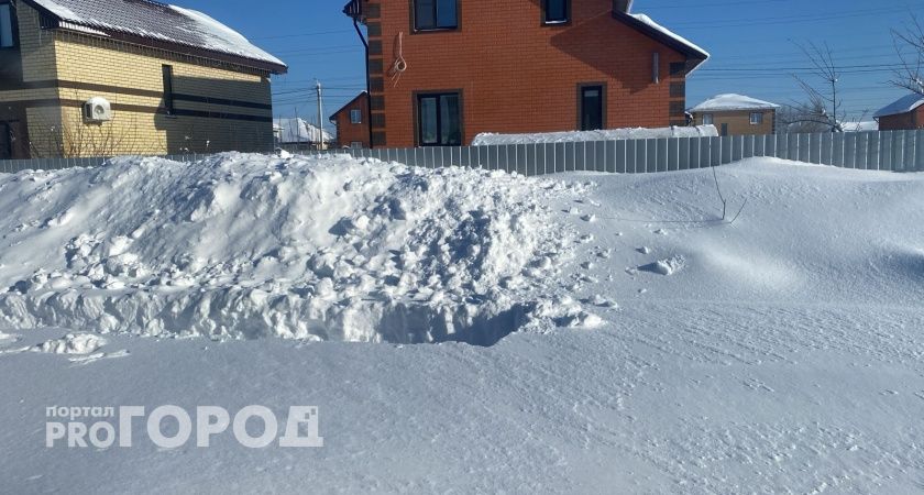 «Людям до весны ждать?»: житель Касимовского округа пожаловался на занесённую дорогу