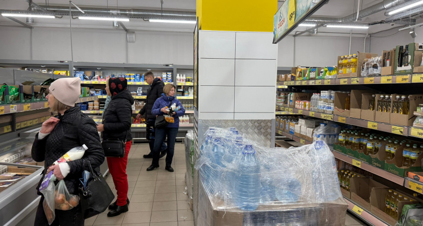 Закупилась в Чижике подарками на 23 февраля и 8 Марта: урвала набор конфет фабрики Крупской за 99 руб - чистый "клад" в составе