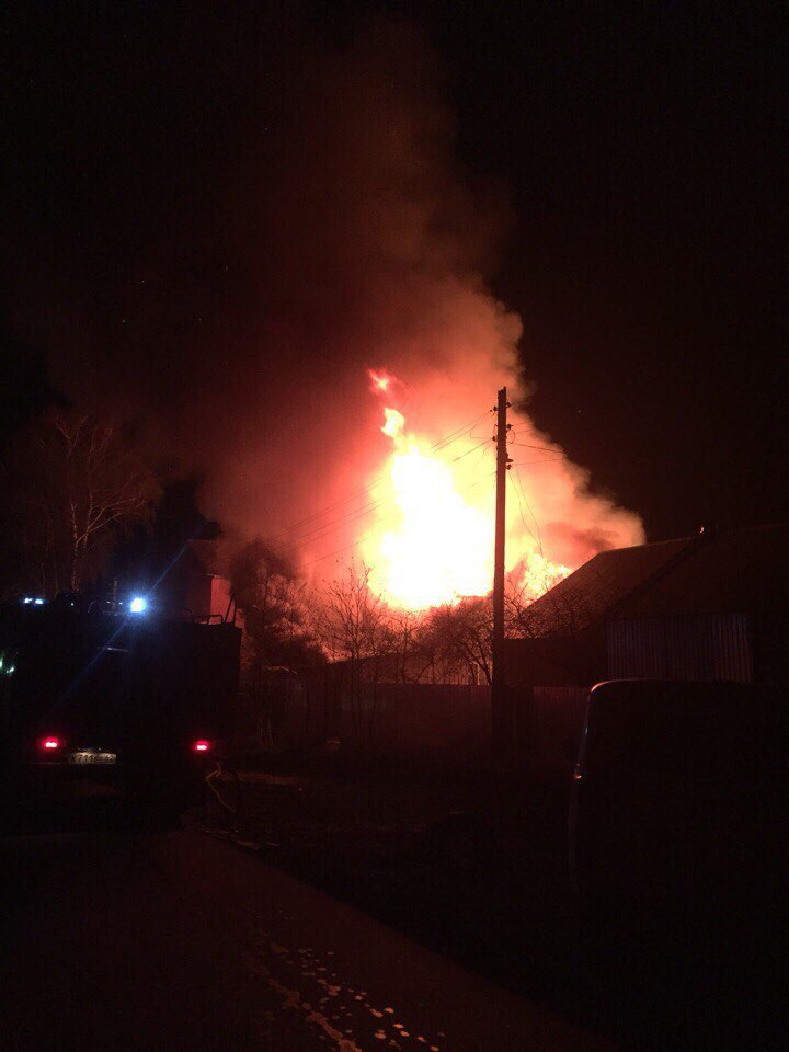 Пожар в Рыбном - огонь уничтожил жилой дом, есть погибший