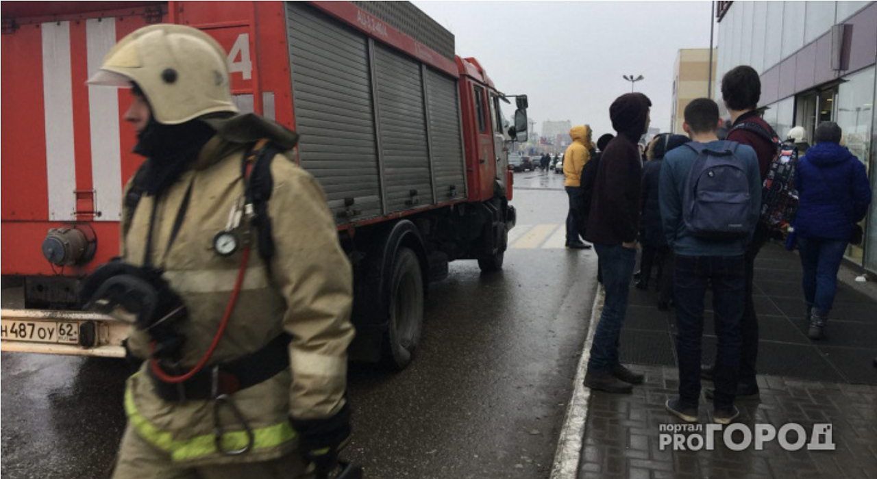 Очередная эвакуация - в Рязани срочно вывели из здания посетителей "Премьера"