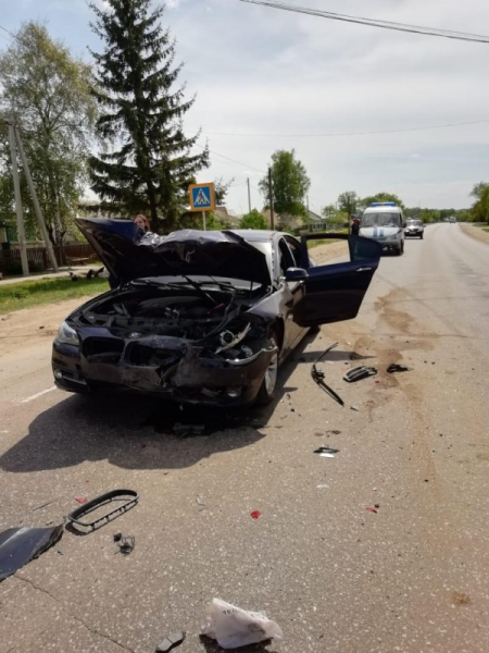 В Рязанской области пьяный водитель BMW протаранил Chevrolet