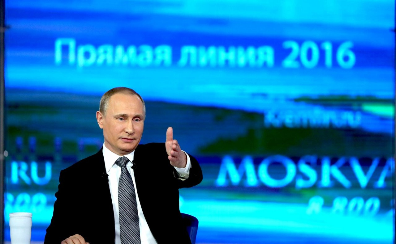 Россияне задали более миллиона вопросов президенту для прямой линии