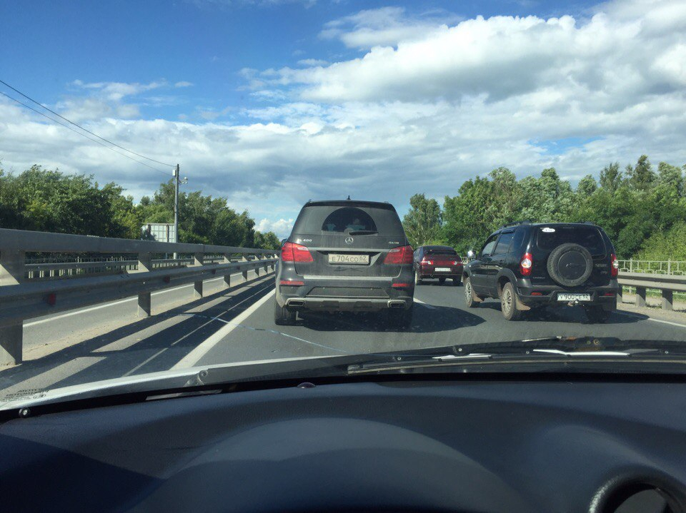 На Солотчинском шоссе образовалась трехкилометровая пробка