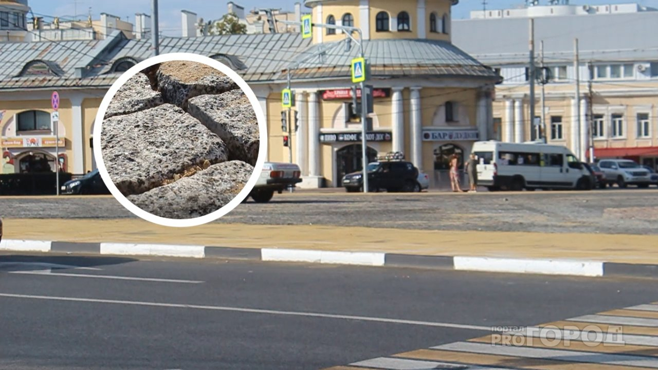 Куча песка и выбоины: в каком состоянии сейчас находится плитка на площади Ленина