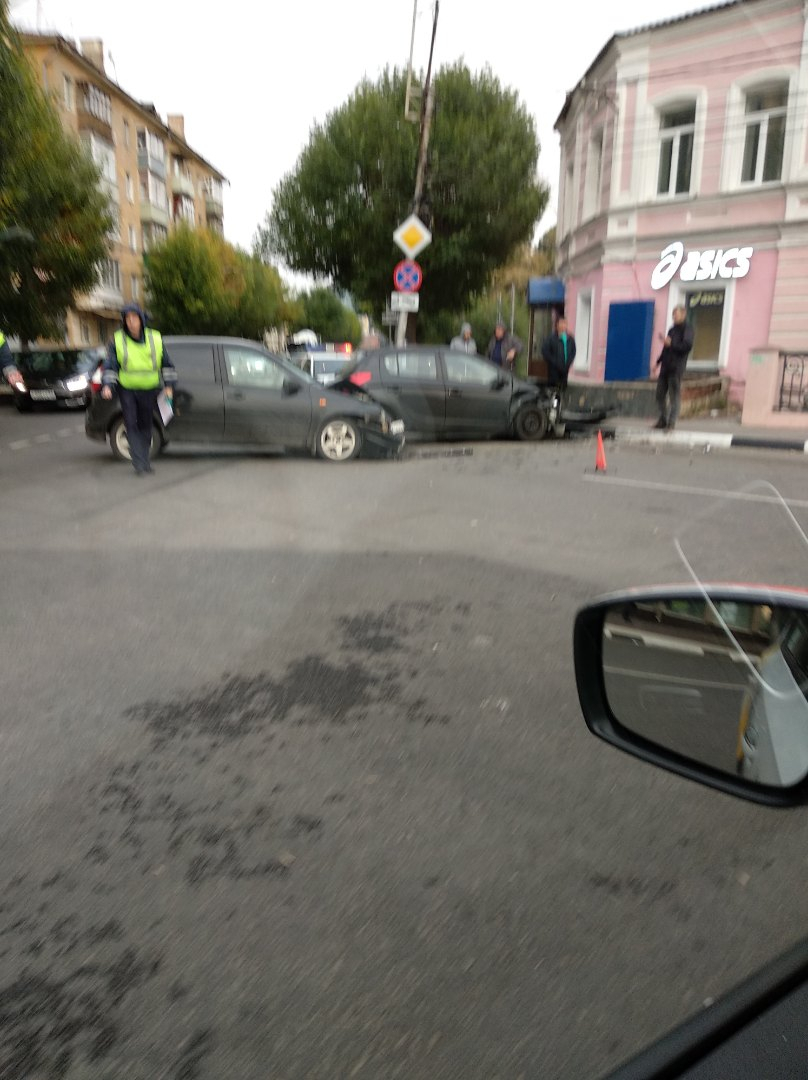 На новом перекрестке у площади Ленина произошло очередное ДТП