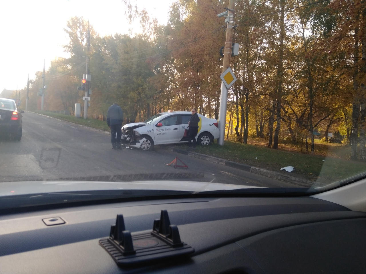В Рязани на улице Спортивной водитель такси попал в ДТП