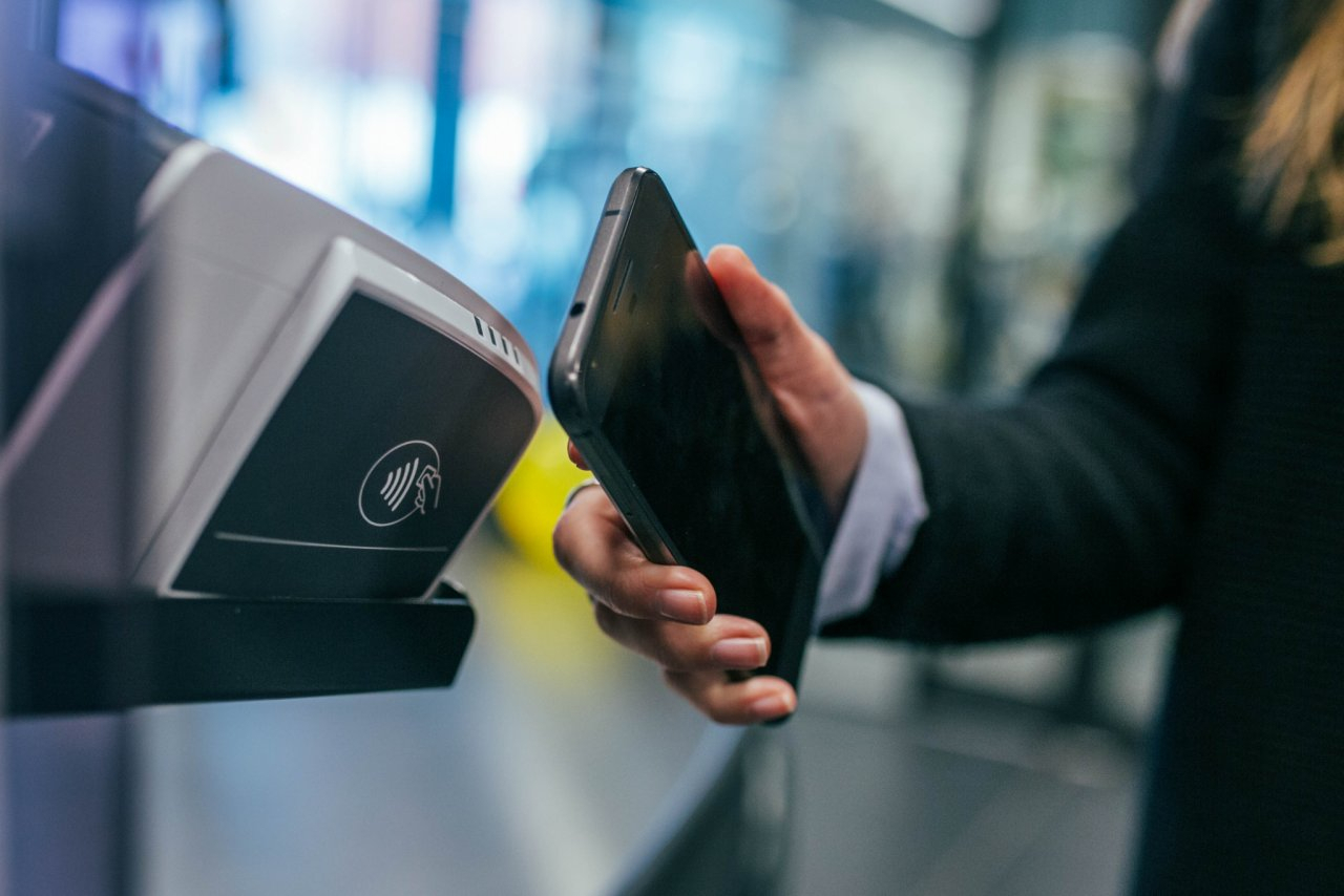 Теперь в банкоматах можно будет получить наличные с помощью смартфона
