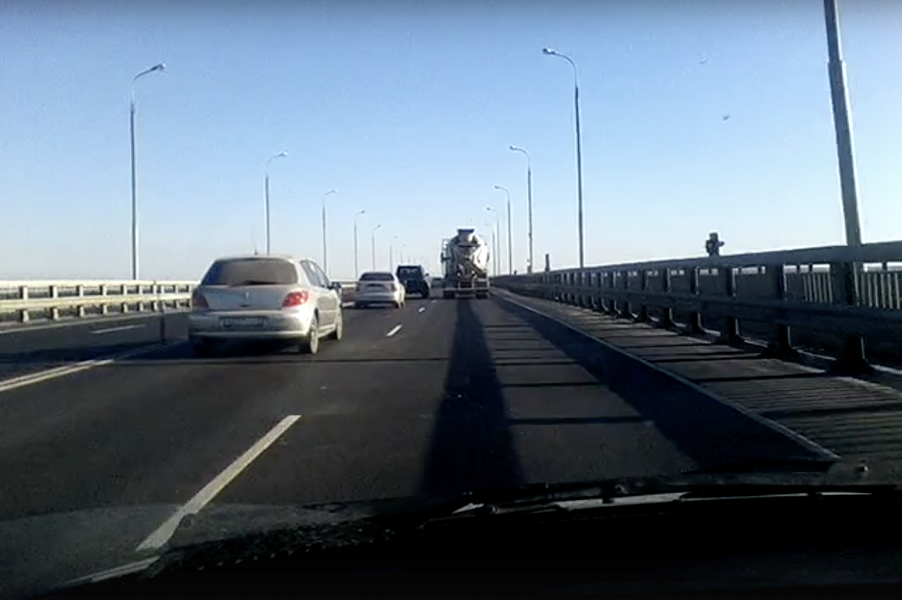 «Мост отремонтировали отвратительно» - рязанцы продолжают жаловаться на ремонт Солотчинского моста